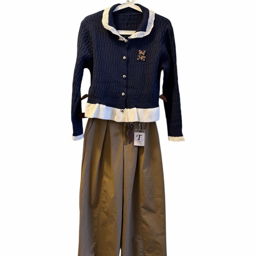 Navy and Cream Women's Sweater - Picture 4 of 6